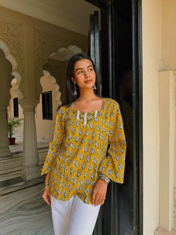 Kesar Kurti
