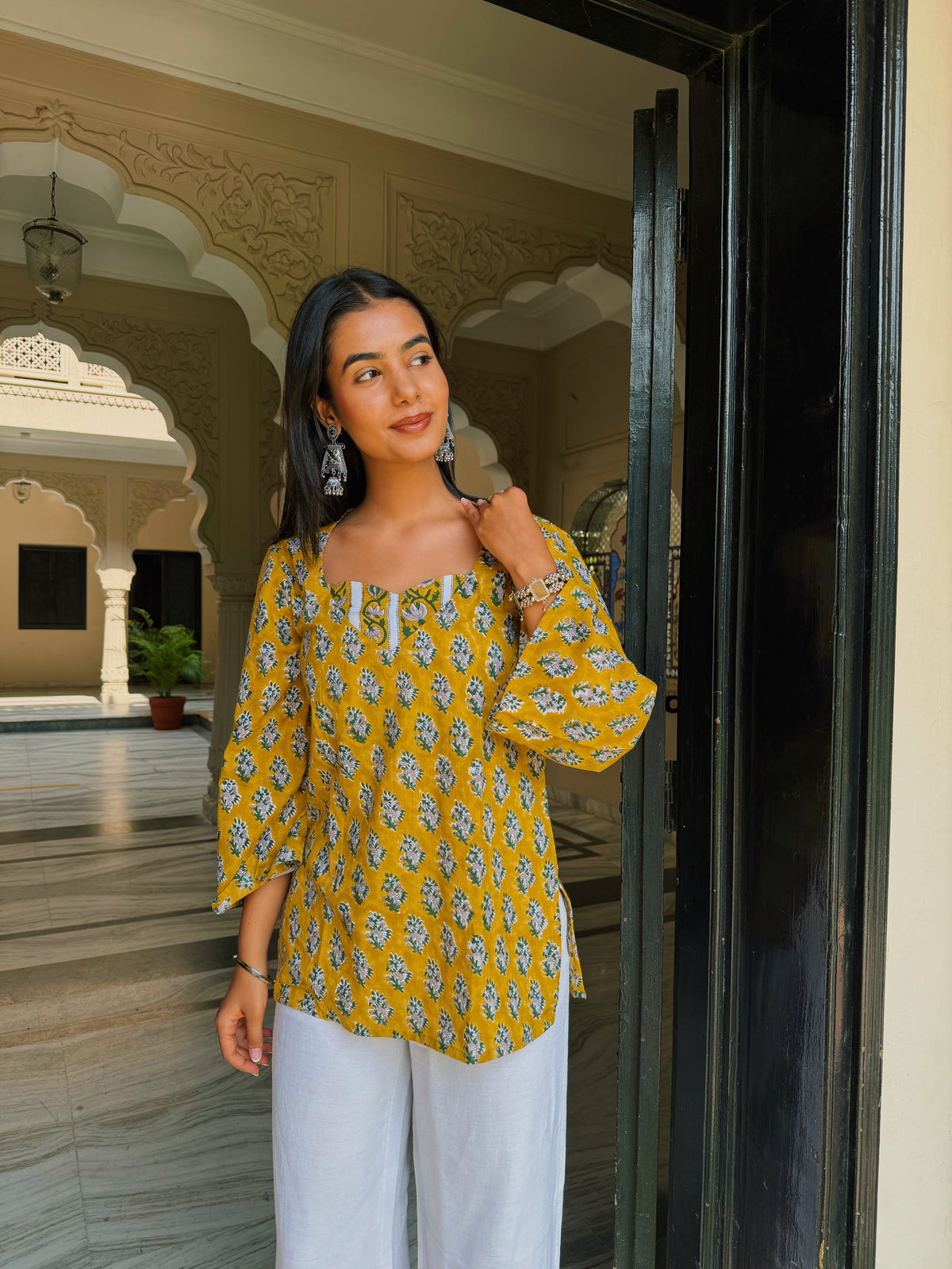 Kesar Kurti