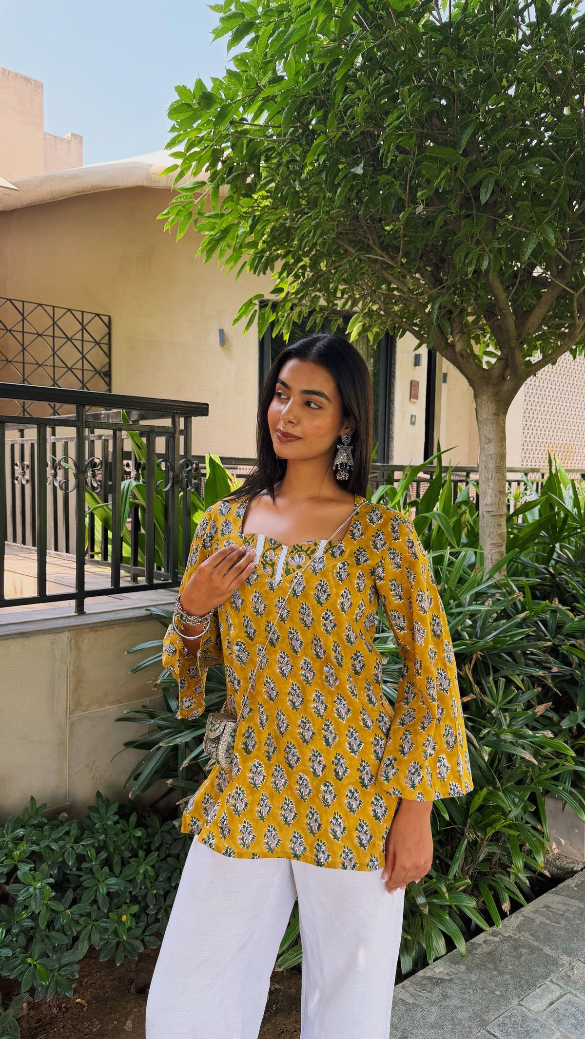 Kesar Kurti